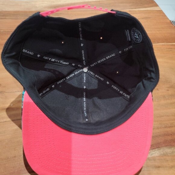 CALIFORNIA REPUBLIC- Limited Ed. 47 Brand Snapback Black/Multi-Coloured/Neon Cap - Picture 4 of 8